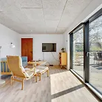 Emin - 100m From The Sea By Interhome *