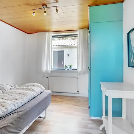 Emin - 100m From The Sea By Interhome Vakantiehuis *