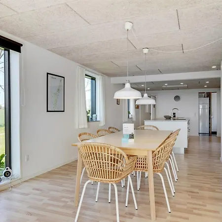 Emin - 100m From The Sea By Interhome Semesterbostad *